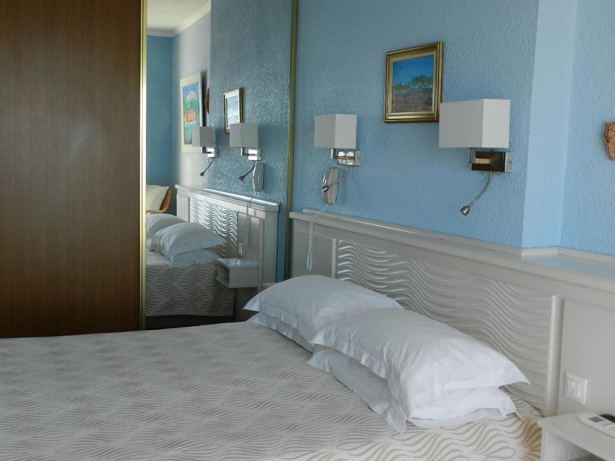 Grand Hotel Moriaz Le Lavandou Exterior foto